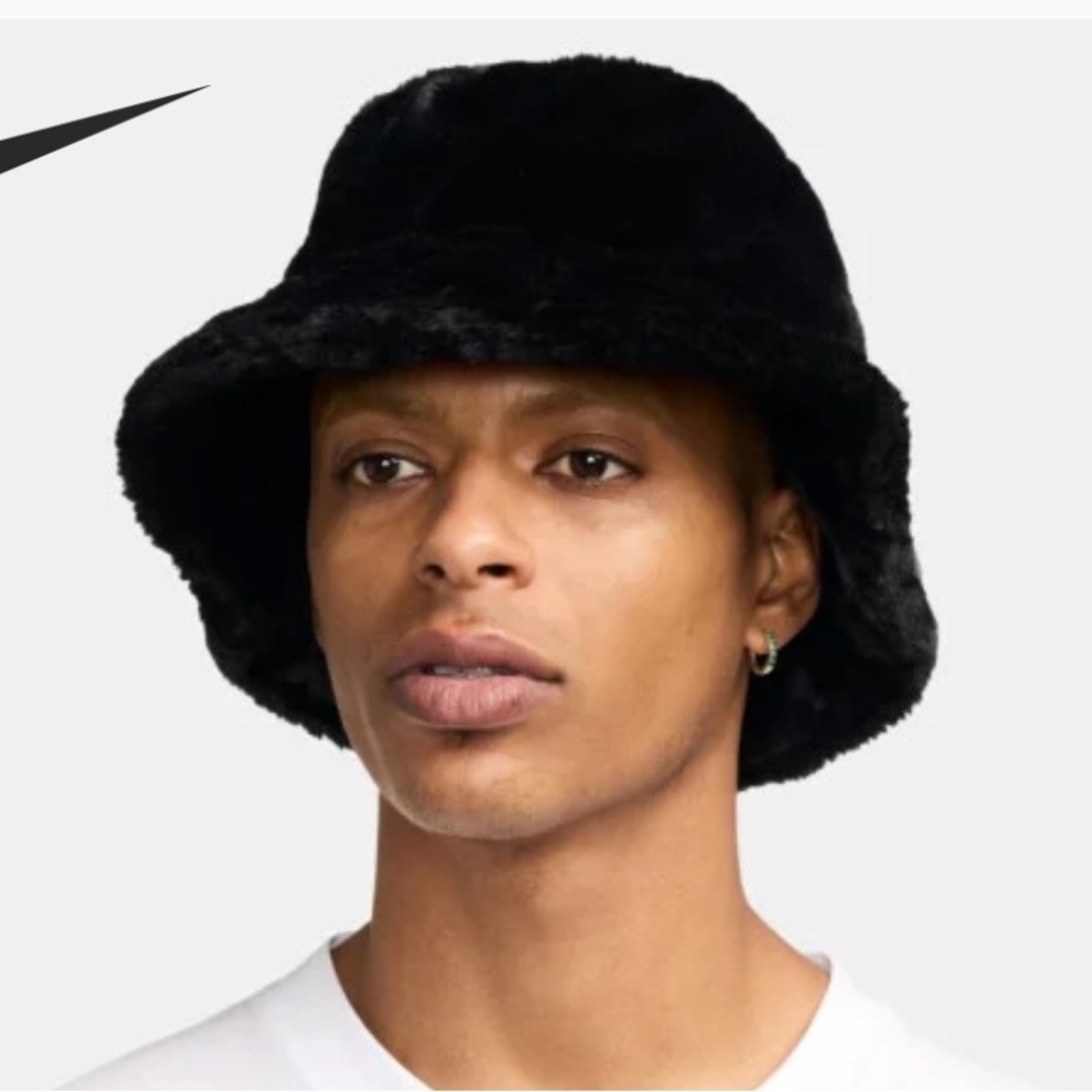 NWT NIKE Apex faux fur bucket hat black S and M UNISEX